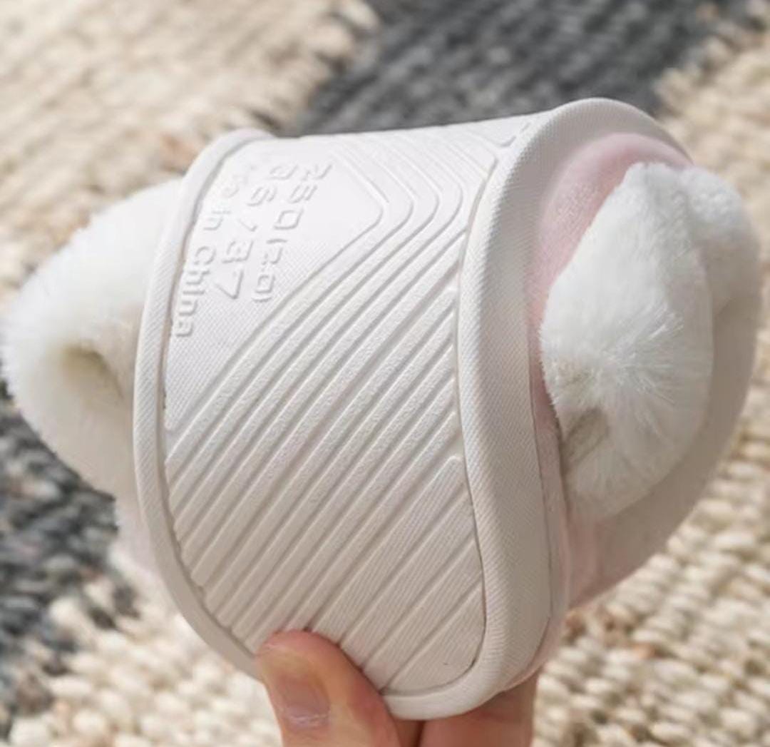 أقدام زغبية