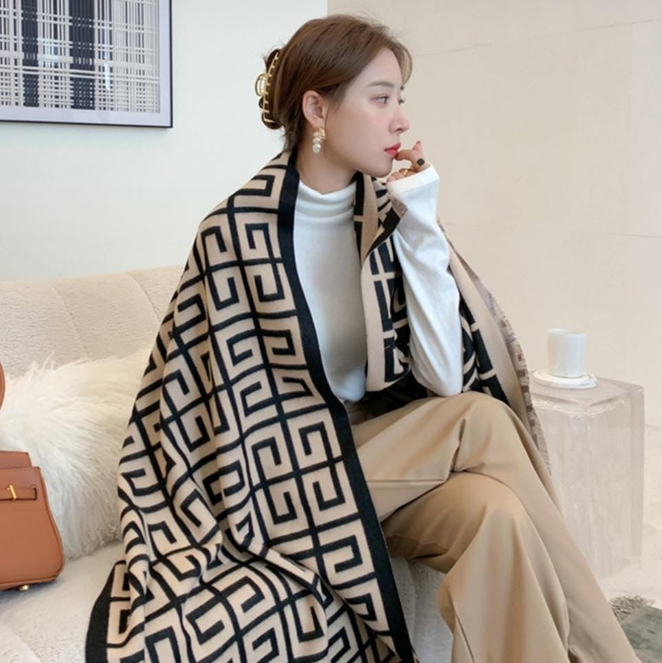 Geometric Pattern Women’s Shawl – Beige & Black