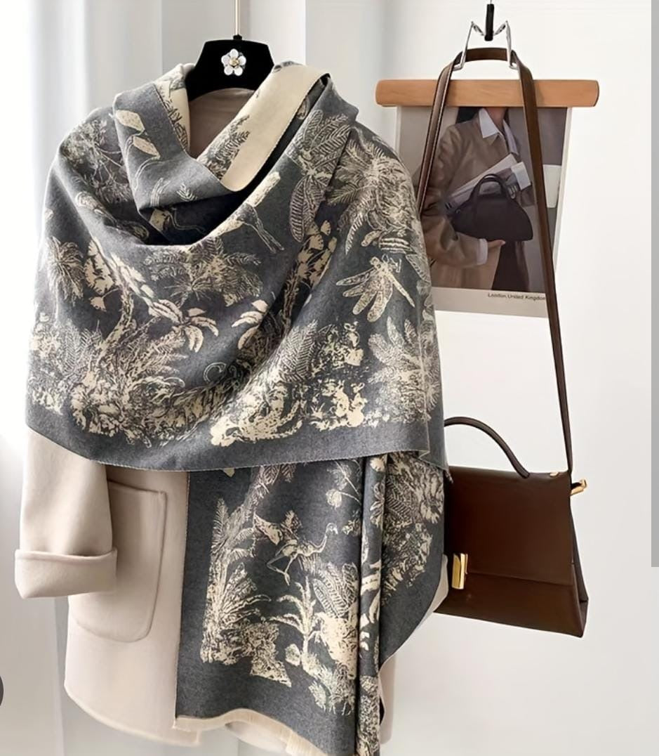 A large reversible-style women’s shawl/scarf