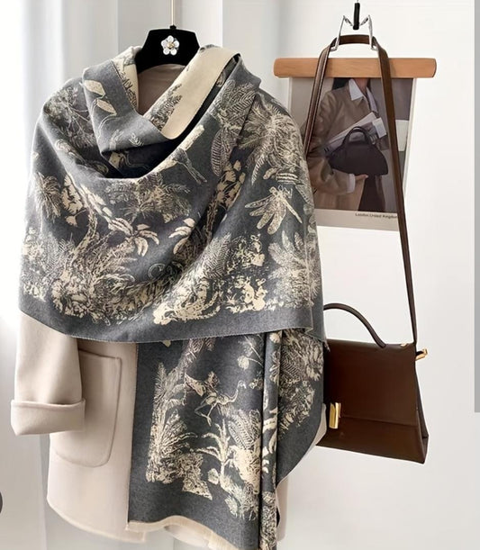A large reversible-style women’s shawl/scarf