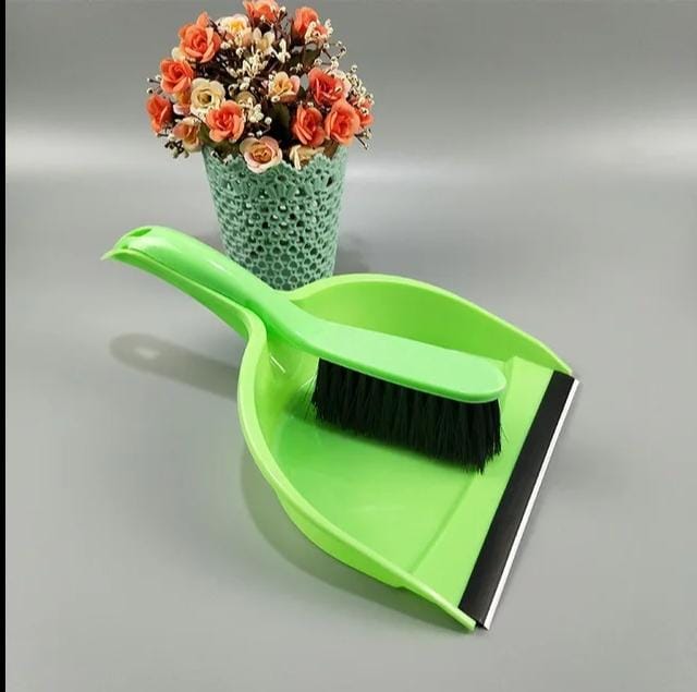 Mid-Sized Dustpan and Brush Set