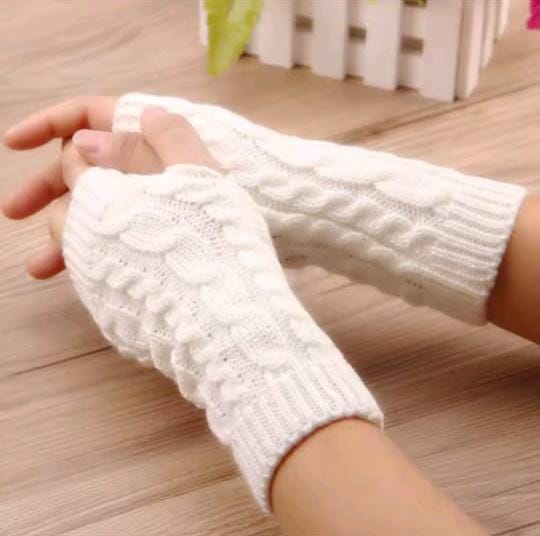 Soft Cable-Knit Fingerless Gloves