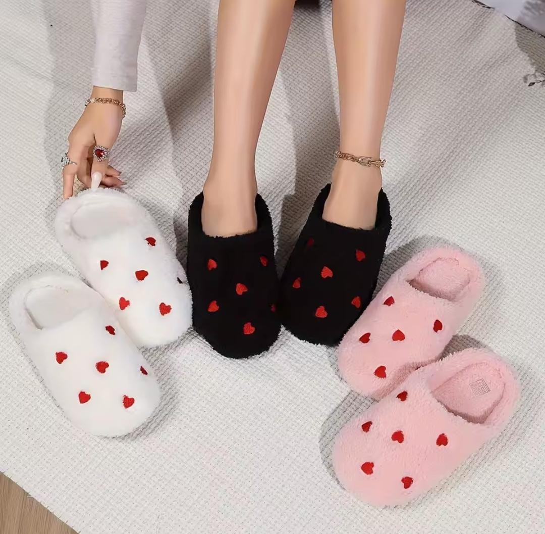 Women's Plush Heart Print House Slippers