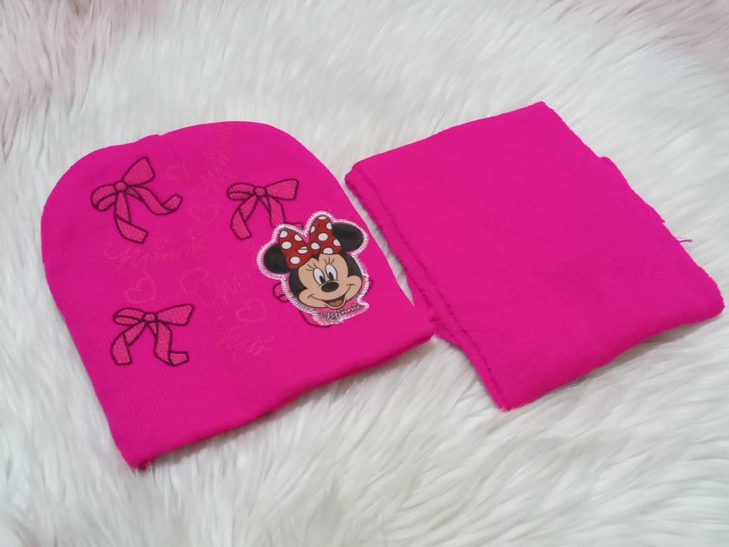 Minnie Mouse Beanie and Scarf Set