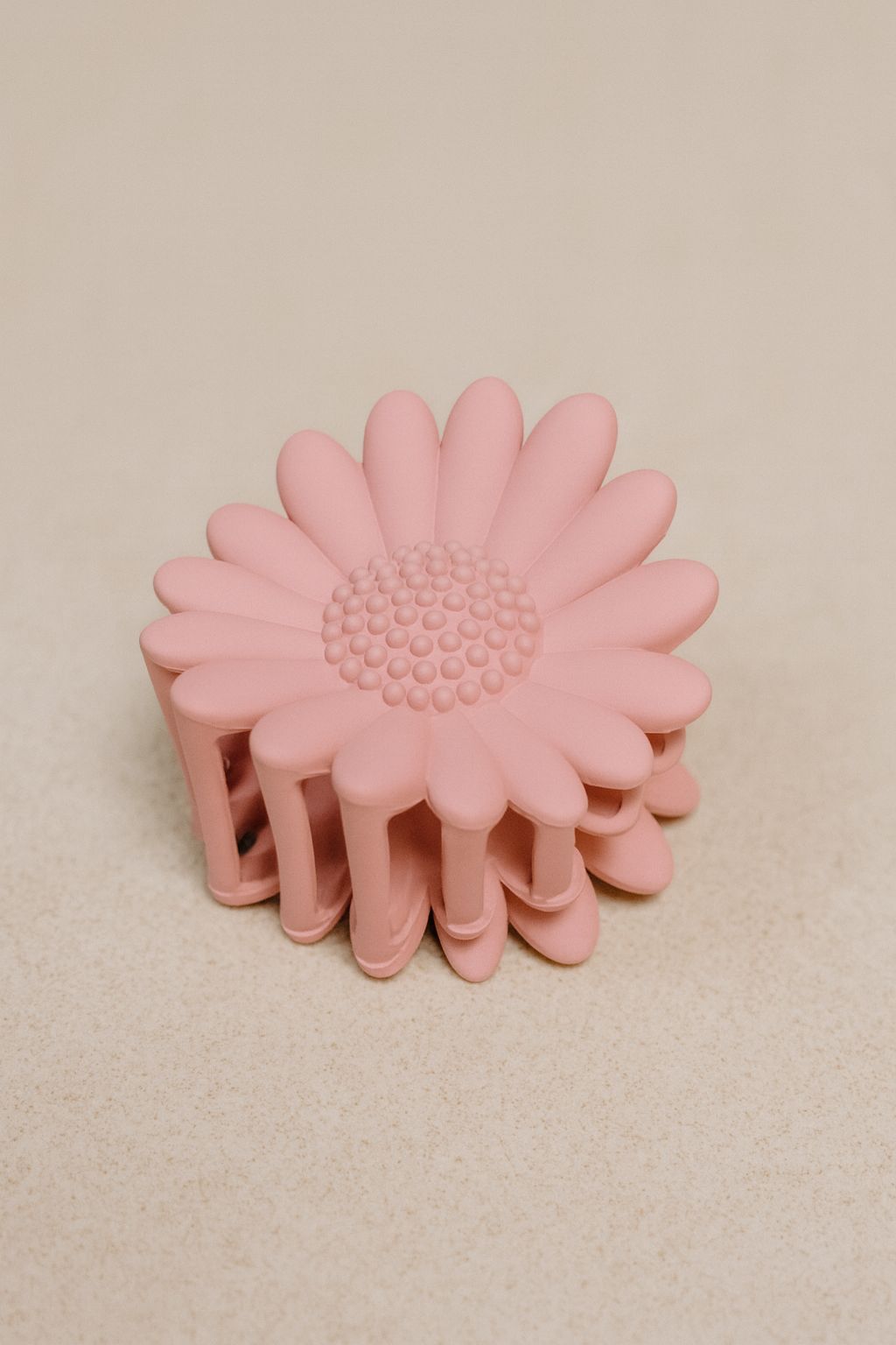 Matte Daisy Flower Hair Claw